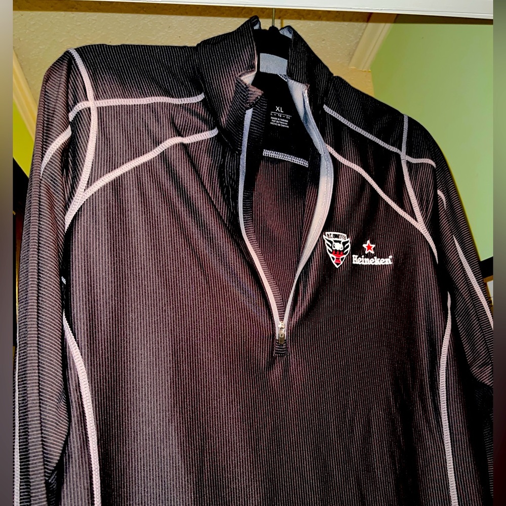 Women’s DC United Soccer Heineken Golf Long Sleeve 1/4 Quarter Zip Sweatshirt XL
